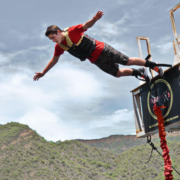 BUNGEE JUMPING